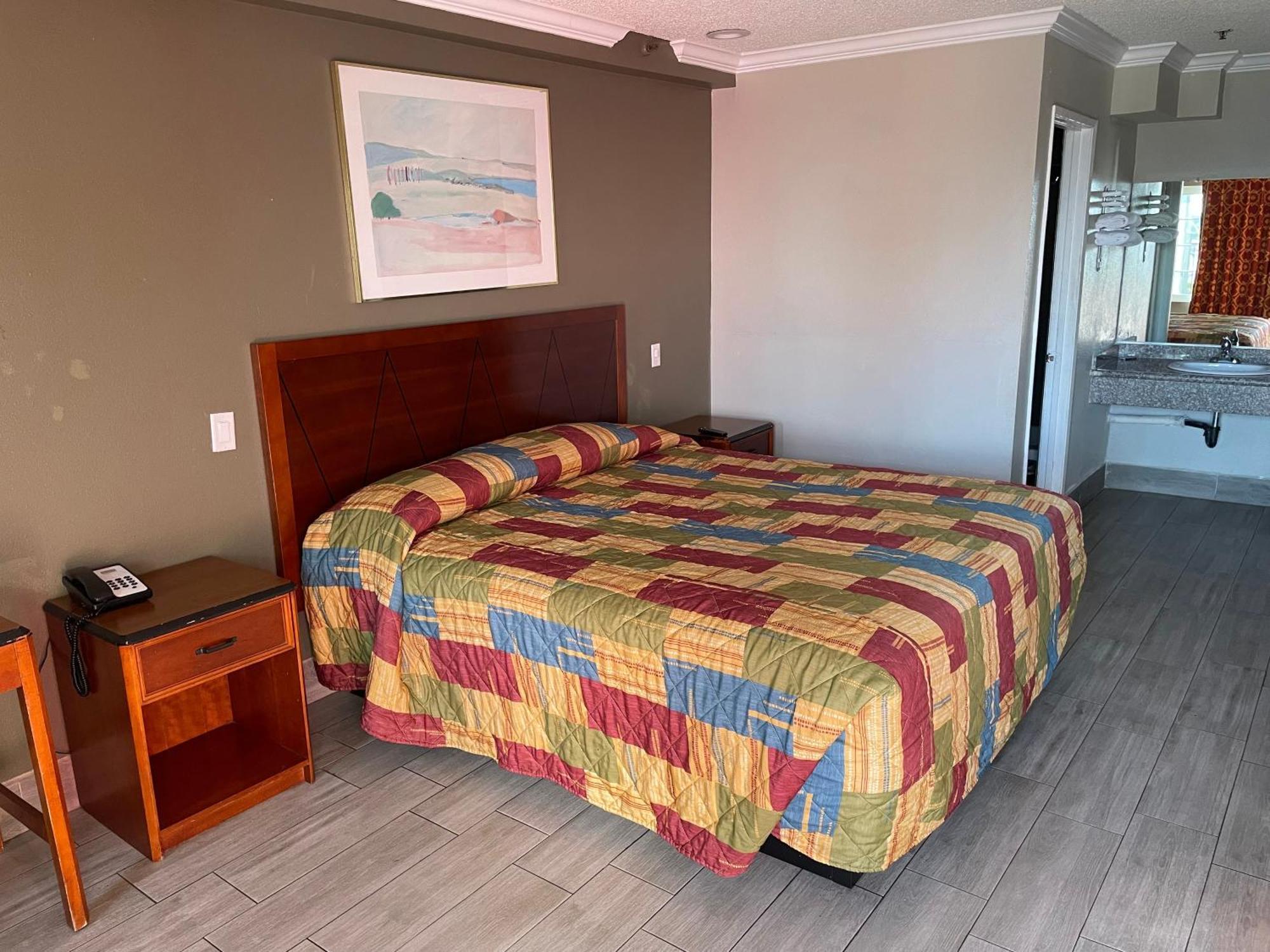 Heritage Inn And Suites Corona Exteriér fotografie